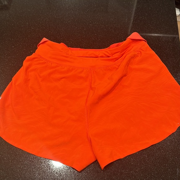 Lulu shorts size 8 - Picture 2 of 3